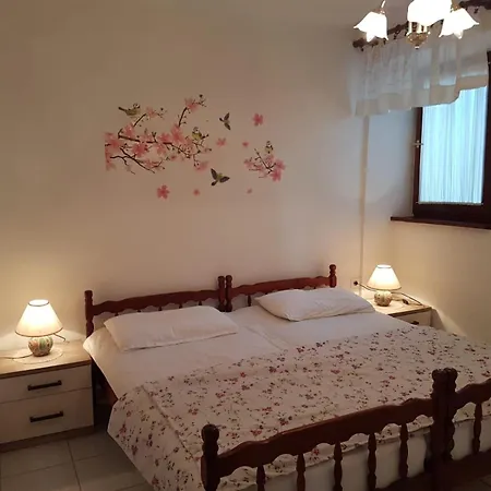 Mary * Martinšćica